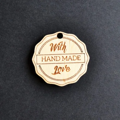 Бирки with love circle