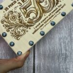 Коробочка для грошей до ювілею 50 років - вигляд в руці