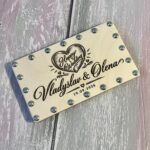 Дерев'яна коробочка для купюр з гравіюванням Happy Wedding, іменами та датою весілля